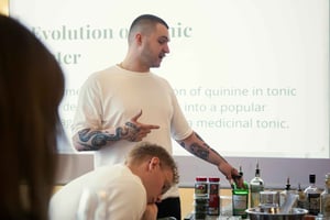Reykjavik: Icelandic Gin & Tonic Workshop with Tasting