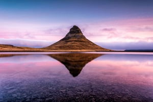 Reykjavik: Snaefellsnes og Kirkjufell-fjellet - guidet minibusstur