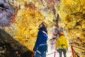 Reykjavik: Thrihnukagigur Volcano Guided Hiking Day Trip