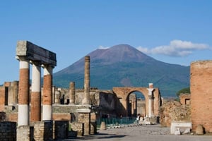 From Rome: Pompeii and Naples, Full Day Tour with Lunch