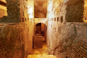 Rom: Immersive Underground and Piazzas Tour