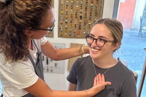 Roma: Verksted for mikromosaikk-smykker