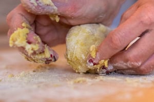 Rome: pasta and tiramisu cooking class in the city center