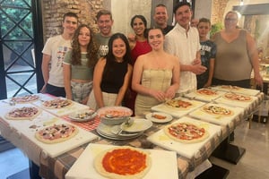 Rooma: Pizza- ja tiramisu-kurssi, jossa on tarjolla hienoja viinejä