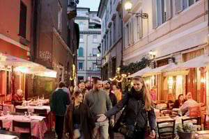 ローマトラステヴェレ本格料理とワインのウォーキングツアー