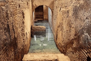 Rome: Trevi Fountain Underground Small Group Tour