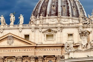 Vaticano: Porta Santa, Basílica de São Pedro e Túmulos Papais