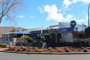 Ruck 'n Maul Sports Bar and Tab