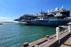 USS Midway -museon sisäänpääsy + Embarcaderon kävelykierros