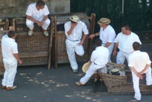 A partir do Funchal: Vale das Freiras, Monte e passeio de trenó