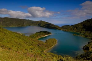 Fra Ponta Delgada: Dagstur til Lagoa do Fogo og varme kilder