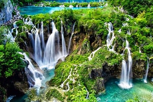 Vanuit Zagreb: Dagtrip Plitvice & Rastoke met gids en ticket
