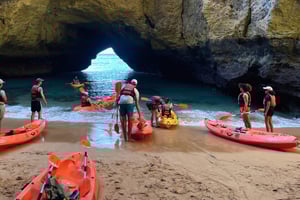 Benagil: przygoda kajakowa