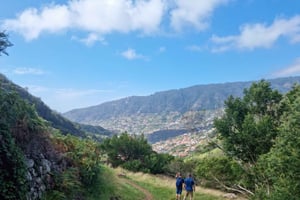 Madeira: Porto da Cruz naar Machico Wandeltocht met Transfer