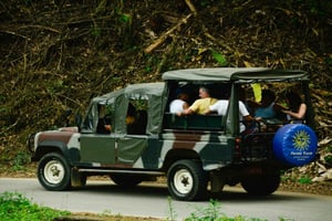 Paraty: Jeep Tour Watervallen met Cachaça Proeverij