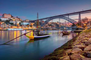 Порту: частная экскурсия по городу с дегустацией вина (специально для пар)