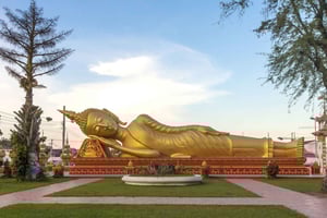 Vientiane: Private Full-day Must-See Sights & Sunset Tour