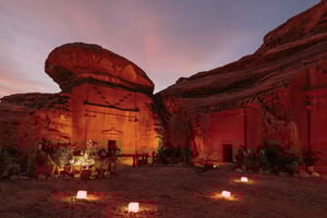 AlUla : Spectacle d'Hegra après la tombée de la nuit avec balade en charrette