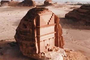 Full-Day AlUla Wonders: Hegra, Dadan, Ikmah & Elephant Rock