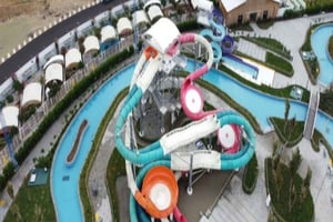 Jeddah: Waterpark Entry Ticket with Pools and Rides