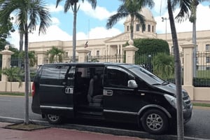 Madinah: Lufthavnstransport eller togstation til hotel