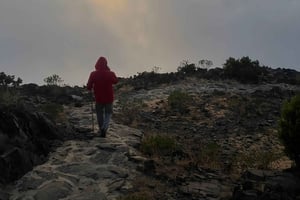 Trilho de caminhada nas montanhas de Soudah 2