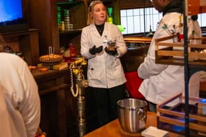 Cocktail lab with and without alcohol in Seattle