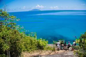 Da Mahe: Passeggiata guidata sul sentiero naturale fino alla spiaggia di Anse Major