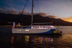 Desde Mahé: crucero al atardecer por las Seychelles con traslados al hotel