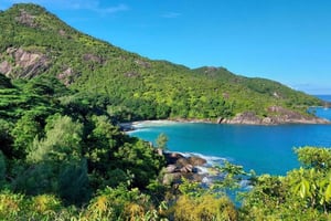 マヘ島プライベート送迎専用（空港～ホテル間、港湾間）