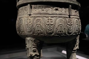 Shanghai: tour guidato della galleria dei bronzi del museo con cuffie