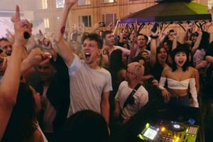 Pub Crawl de Shanghai de 4 horas (bares y discotecas)