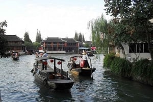 Zhujiajiao con tour personalizzato delle attrazioni principali di Shanghai