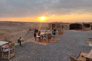 Désert d'Agafay : dîner au coucher du soleil et balade à dos de chameau