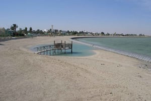 Пляж Аль-Гарийя: экскурсия по побережью Катара с гидом