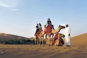 Dubai: Historische Kamel-Wüstensafari mit traditionellem Abendessen