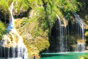 Desde Panajachel: Traslado compartido de ida a Semuc Champey