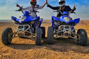 Marrakesh: kameel, quad en dinershow in de Agafay-woestijn