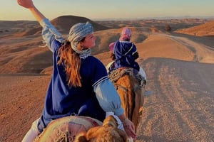 Marrakesh: kamelenrit door de Agafay-woestijn, diner en show, zonsondergang