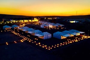 Marrakech: Overnatting i Agafay-ørkenen med middag og bål