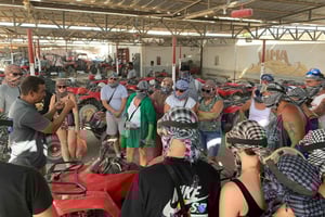 Morgentur i ørkenen på firhjuling, henting