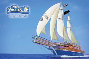 Sharm: Cruzeiro em barco a vela pirata com traslados e almoço
