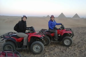 Piramidi di Giza: safari nel deserto in quad di 1 ora