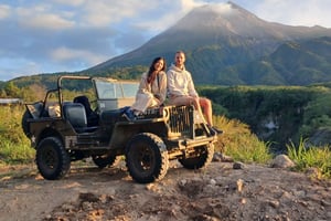 Yogyakarta: amanecer en el monte Merapi en jeep y tour por el museo antiguo