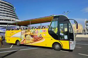 カターニア：イオニア海沿いのアーチ・トレッツァとアーチ・カステッロの村をご覧ください