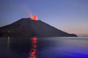 Da Tropea: Stromboli på natten