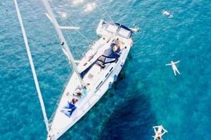 Entdecke die Magie des Segelns: Bootstour in Catania