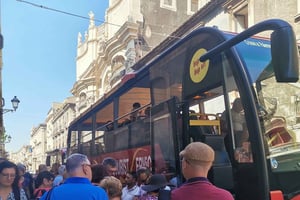 Etna en autobús panorámico, audioguía en 9 idiomas, desde Catania.