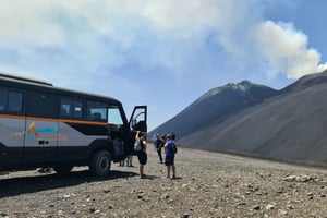 Visite du nord de l'Etna à 2 900 m et des cratères de 2002
