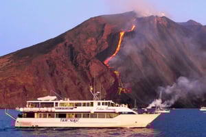 Vanuit Milazzo: Panarea en Stromboli boottocht bij nacht